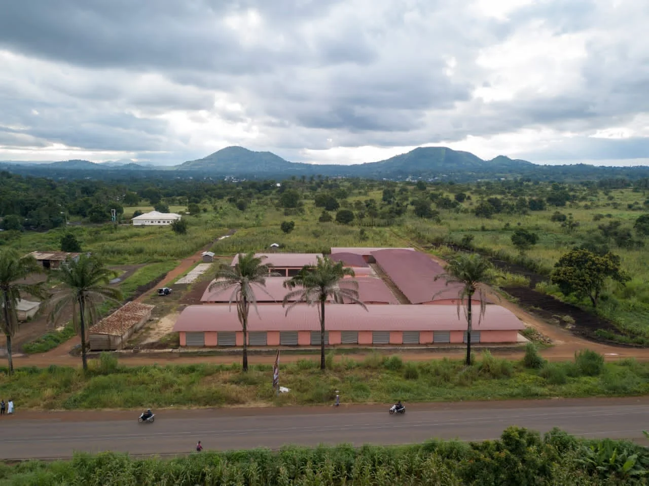 Le complexe marchand de Foumbot a couté 800 millions de FCFA