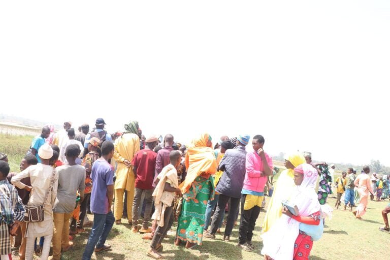 432998991_923692289760309_5666083510328569643_n