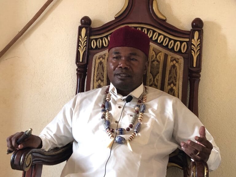 Photo Sa Majesté Gilbert Massike