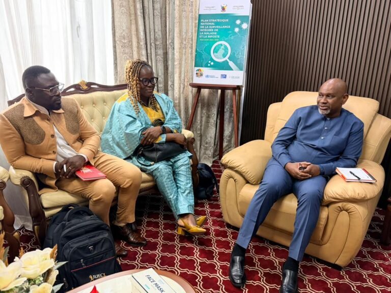 04082cc0-9aa4-40d3-bbb5-ff4e6db22cc8