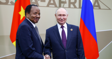 Sous le couvert d’un décret présidentiel régularisant huit associations cultuelles, le régime de Yaoundé entérine l’entrée officielle du patriarcat de Moscou sur son sol.