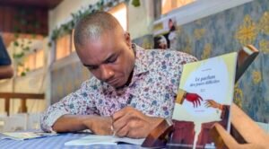 « Le parfum des jours difficiles » : François Gaël Mbala signe un premier roman porté par la résilience et l&rsquo;espoir