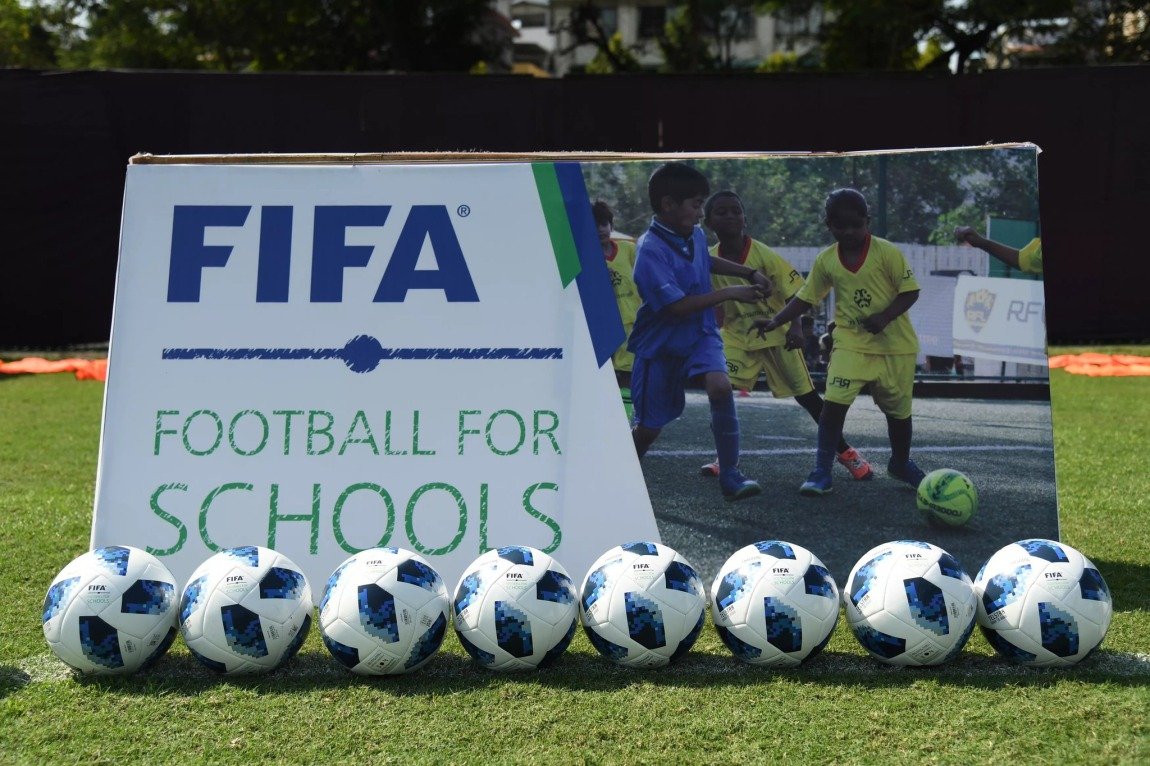 Cameroun : Le Minedub lance la sélection des écoles pour « FIFA Football for Schools » et « FIFA Arena »